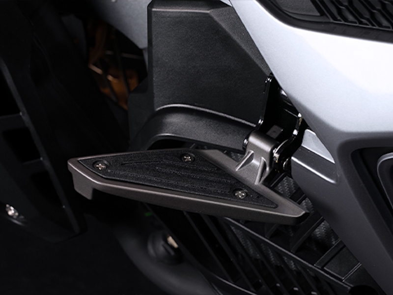 Sleek, Foldable Passenger Footrest